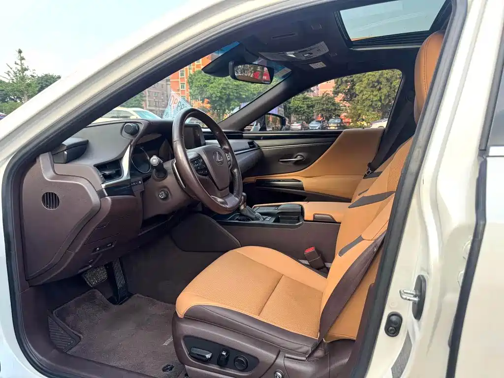 Lexus ES — миниатюра 5