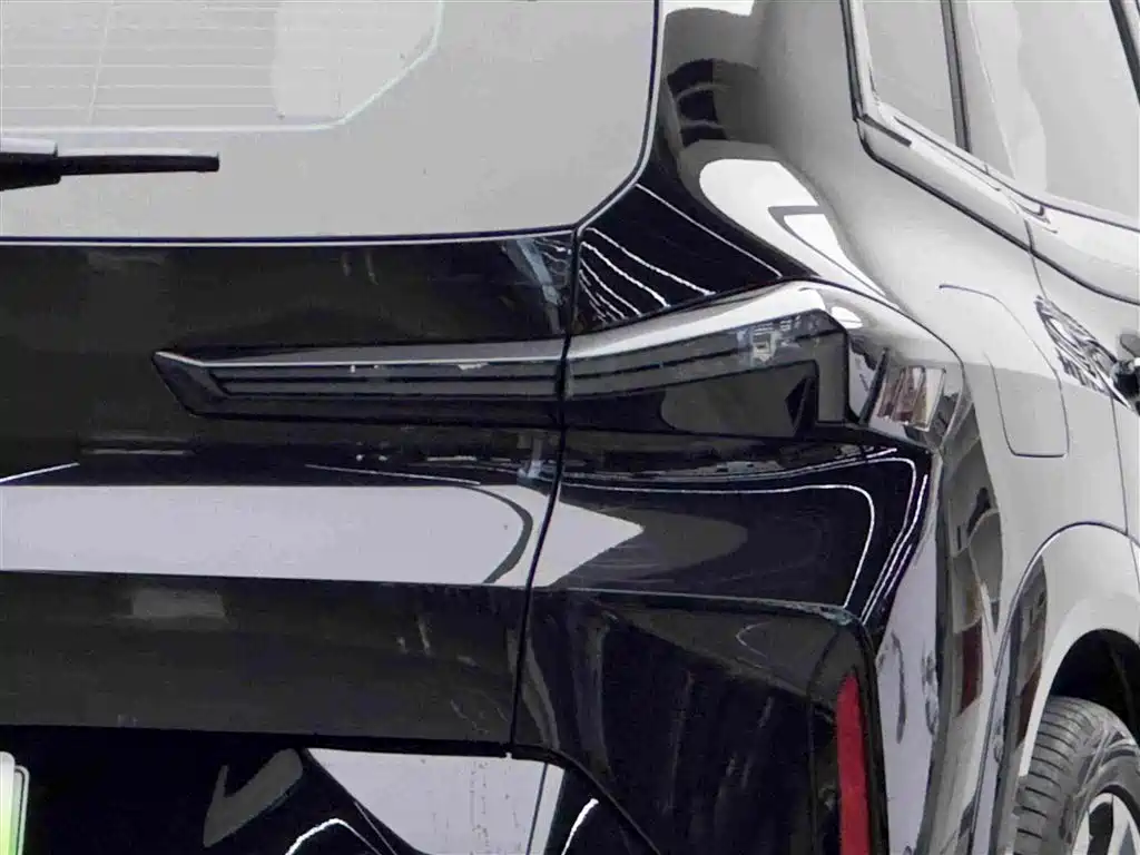 BMW XM — миниатюра 6