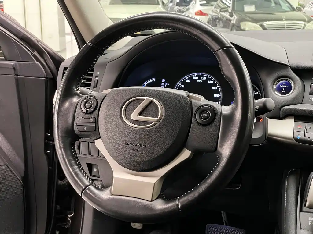 Lexus CT — миниатюра 22