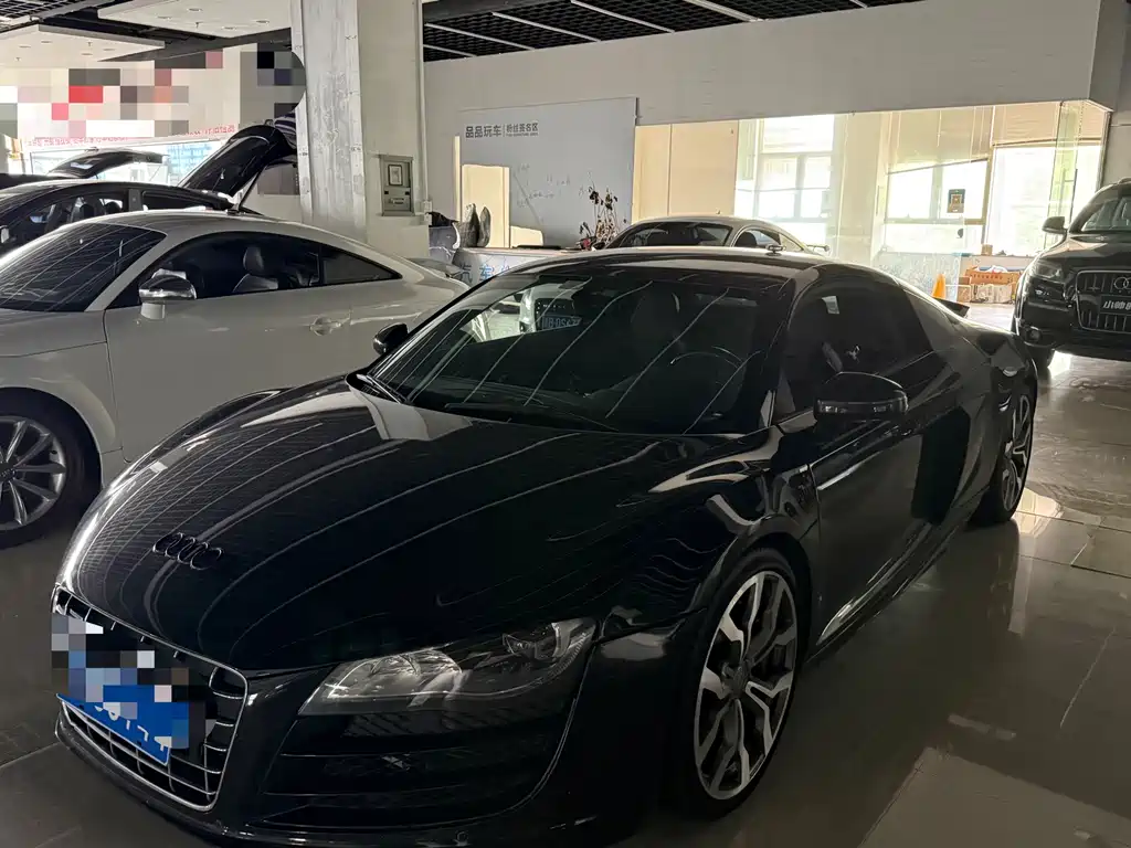 Audi R8