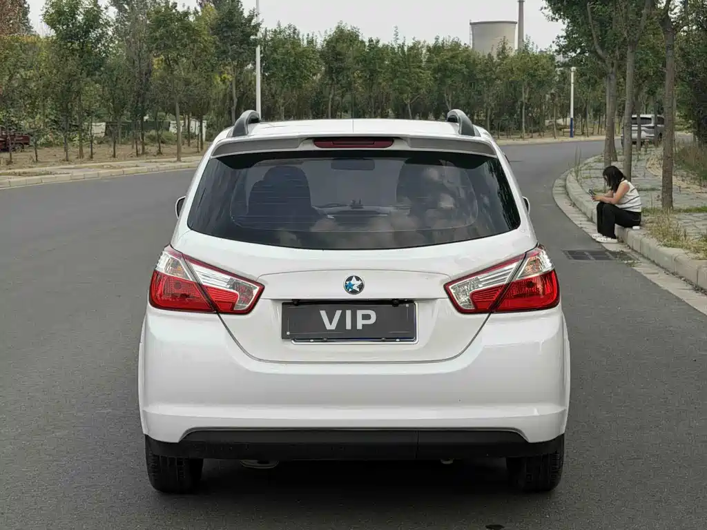 Venucia R50 — миниатюра 5