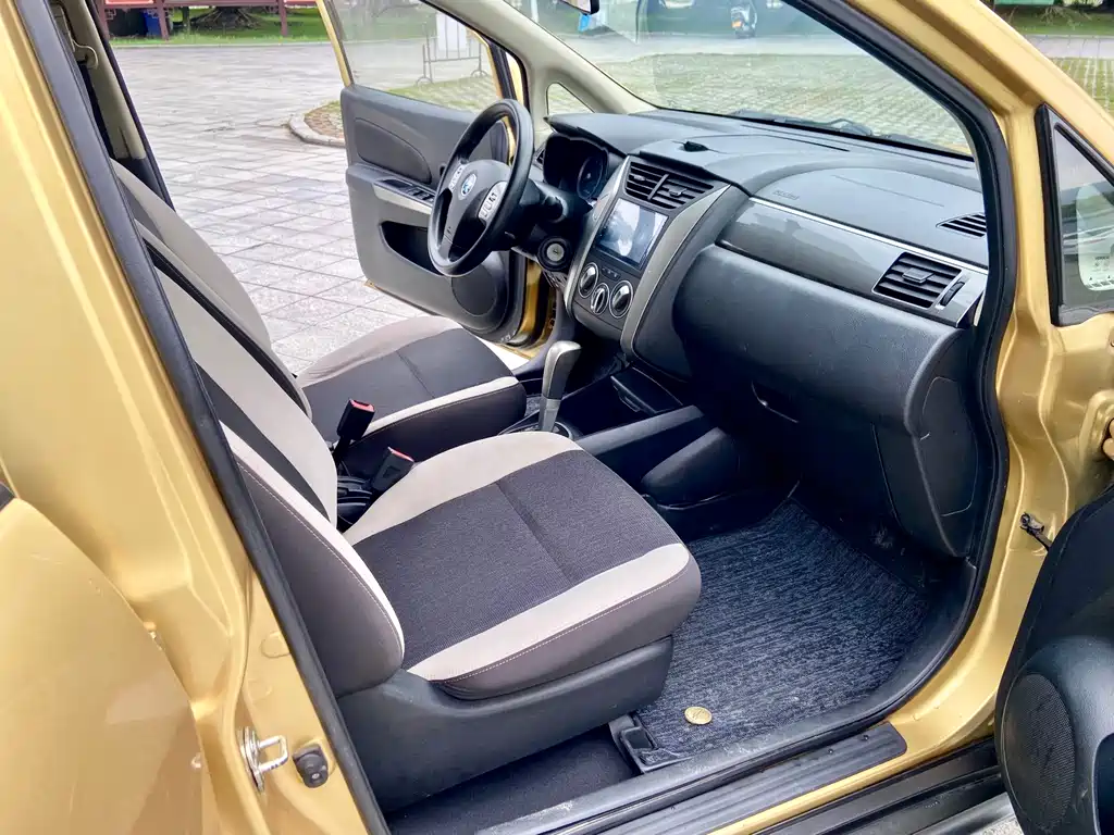 Venucia R50X — миниатюра 9