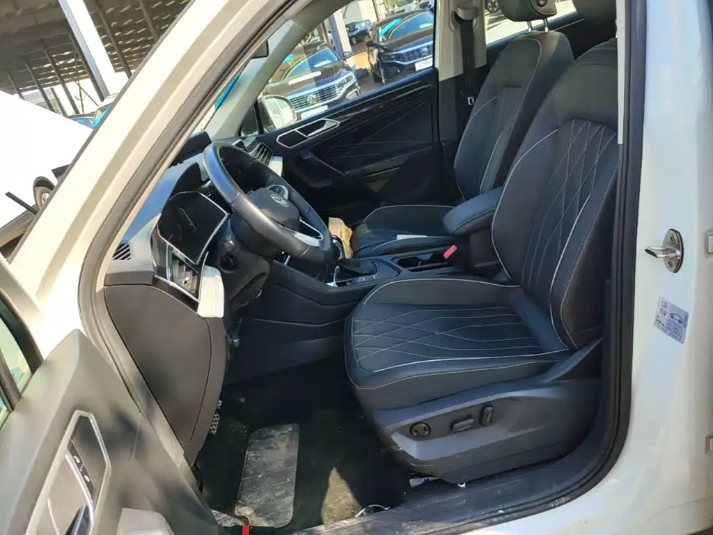 Volkswagen Tiguan L — миниатюра 15