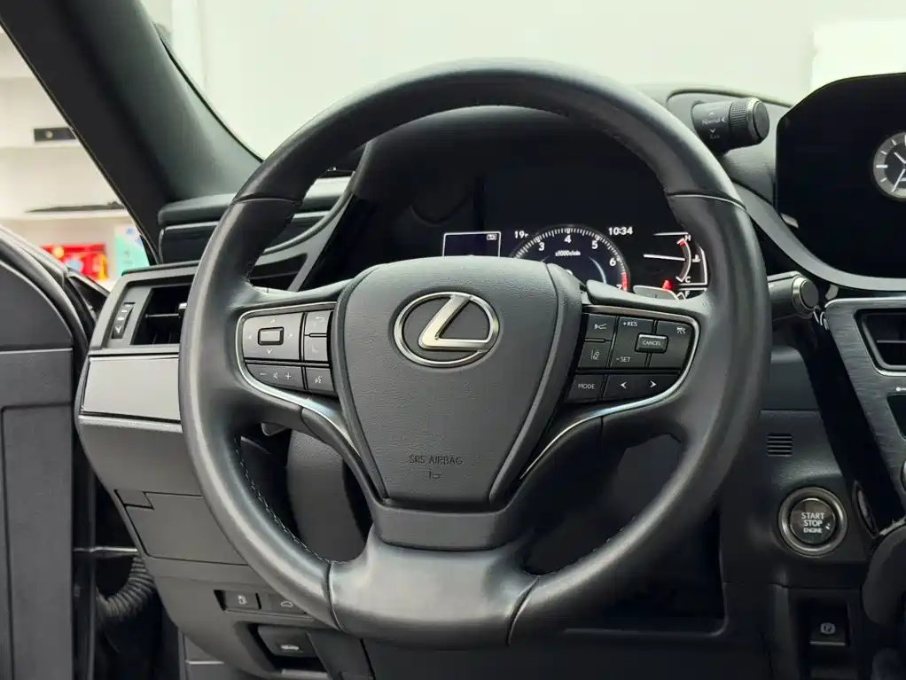 Lexus ES — миниатюра 12