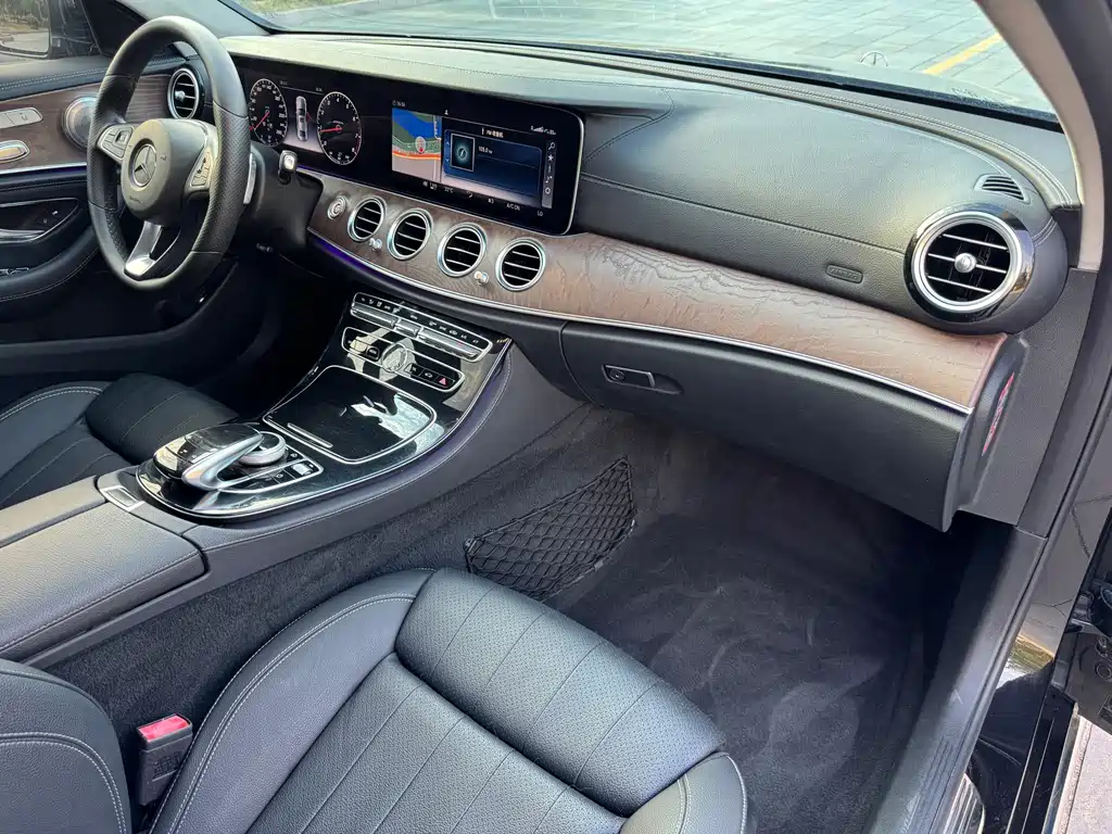 Mercedes-Benz E-Class — миниатюра 20