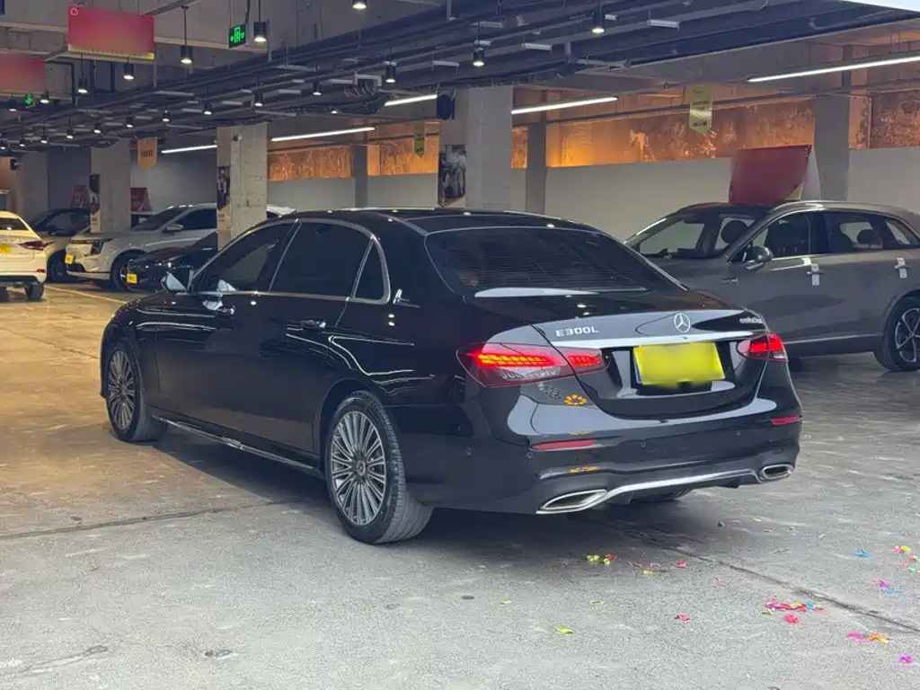 Mercedes-Benz E-Class — миниатюра 6