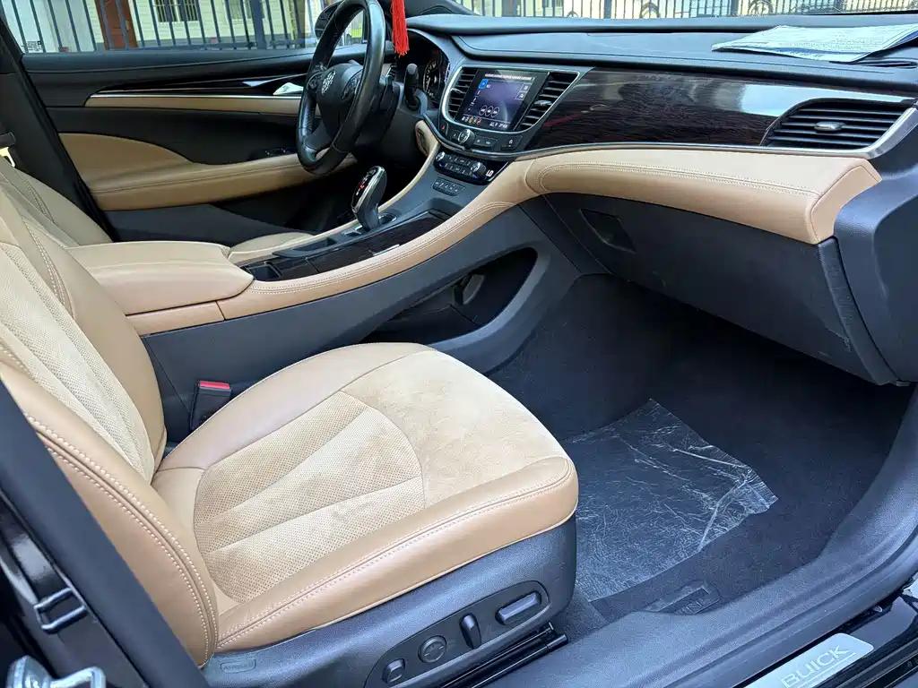 Buick LaCrosse — миниатюра 6