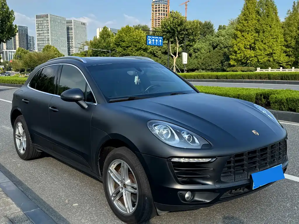 Porsche Macan — миниатюра 3
