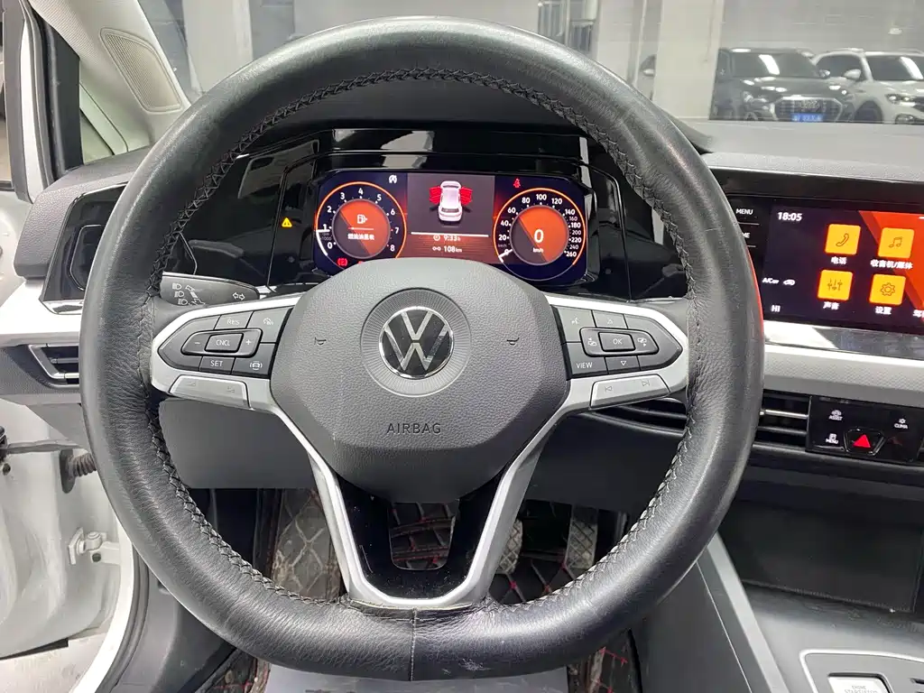 VOLKSWAGEN GOLF
