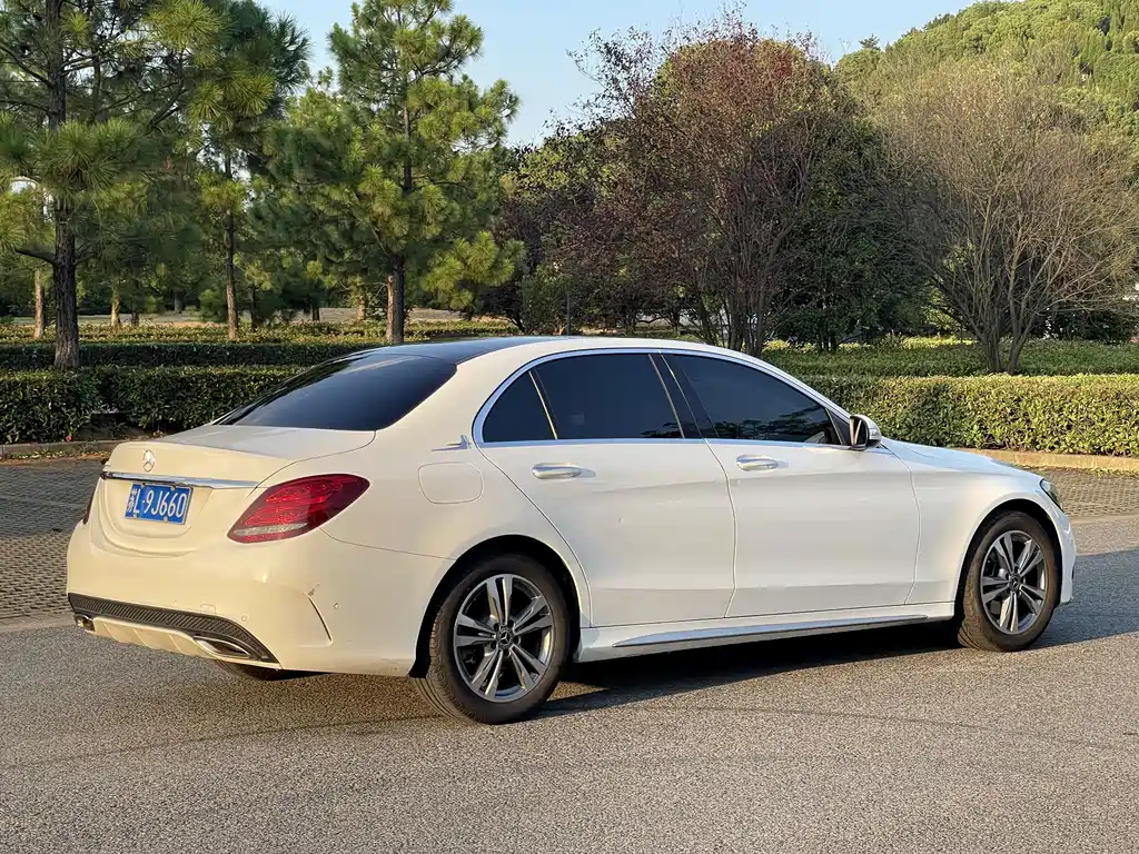 Mercedes-Benz C-Class — миниатюра 15