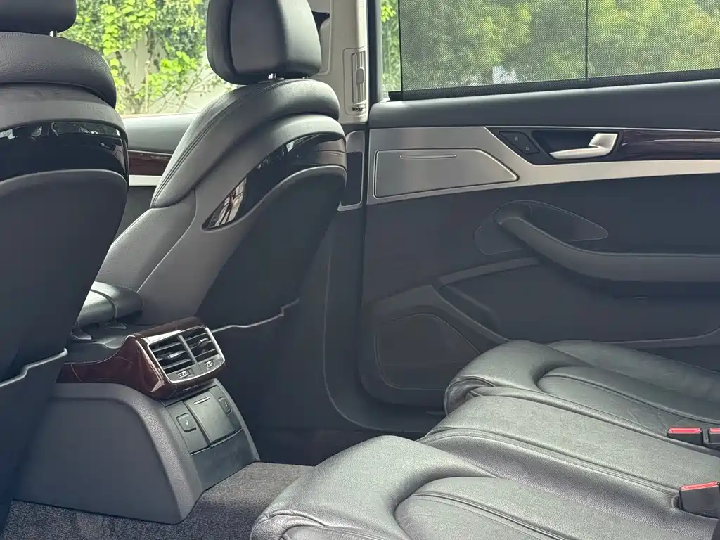 Audi A8 — миниатюра 5