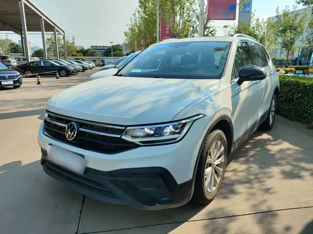 Volkswagen Tiguan L — миниатюра 2