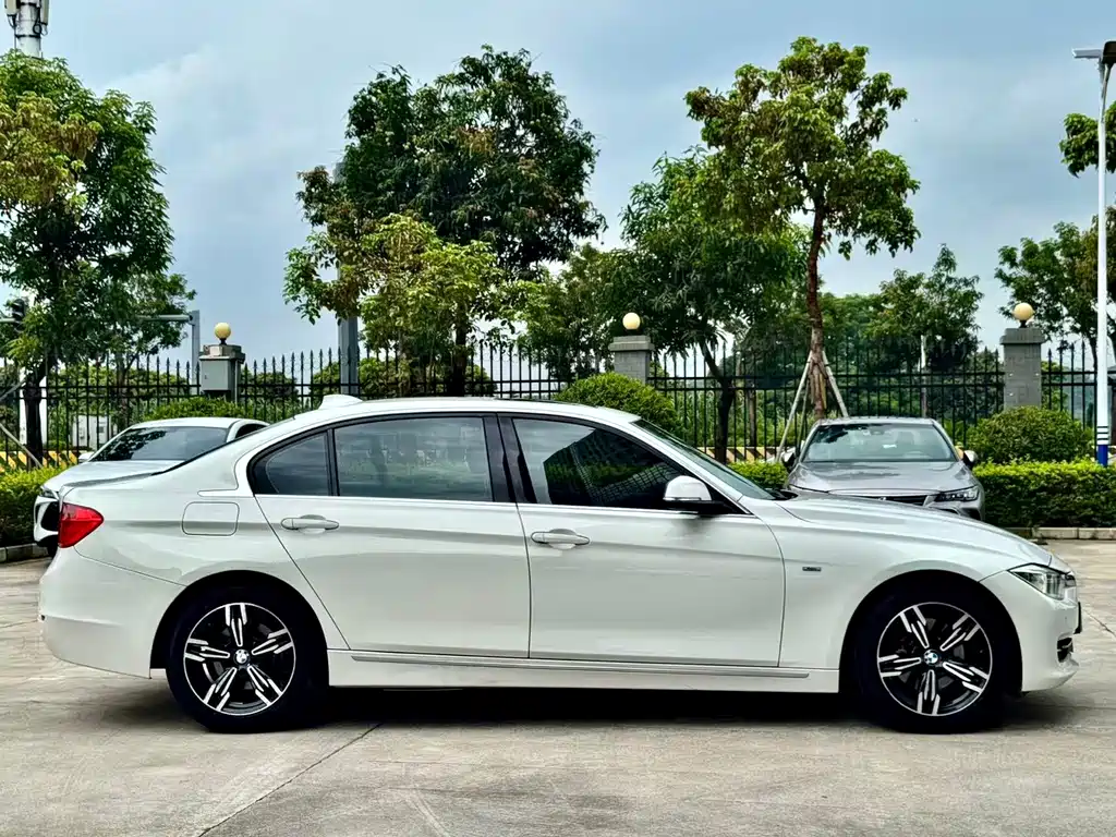BMW 3 Series — миниатюра 10