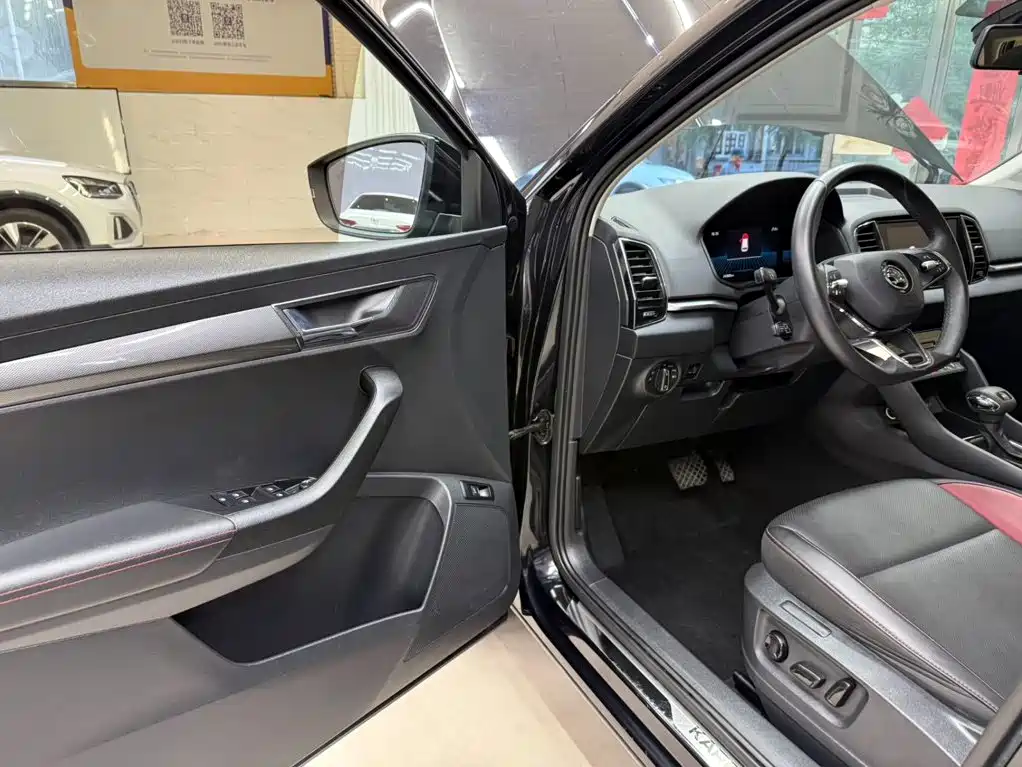 Skoda Karoq — миниатюра 8