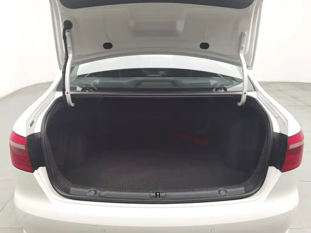 Volkswagen Lavida — миниатюра 16