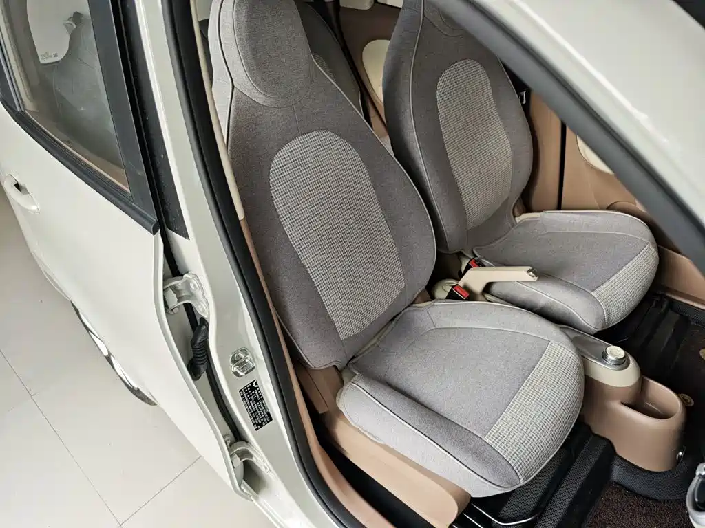 Wuling MINIEV — миниатюра 25
