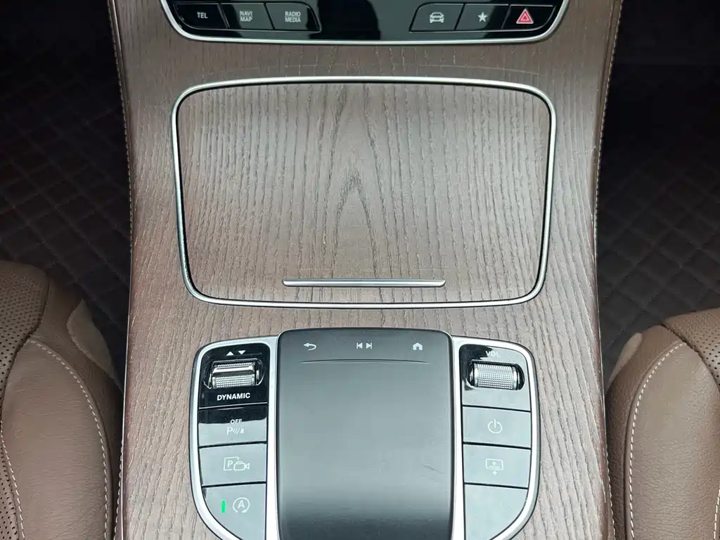 Mercedes-Benz E-Class — миниатюра 17