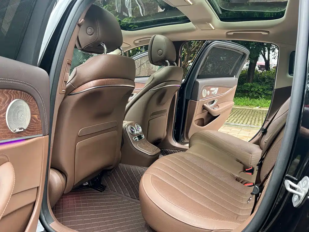 Mercedes-Benz E-Class — миниатюра 20