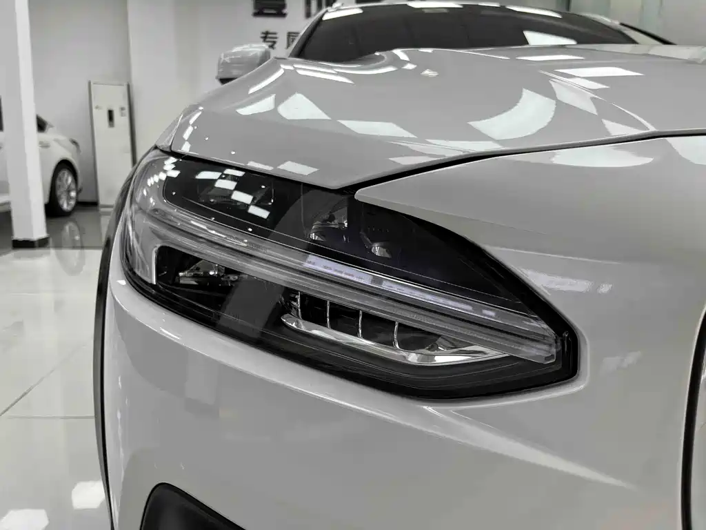 Volvo V90 — миниатюра 15
