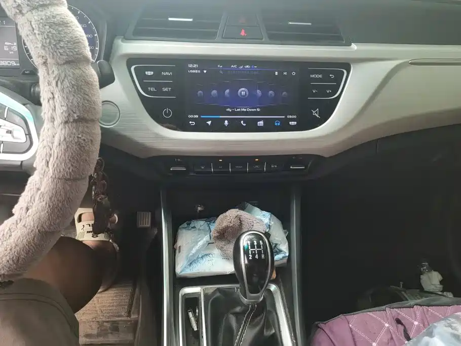 Geely Vision X3 — миниатюра 13