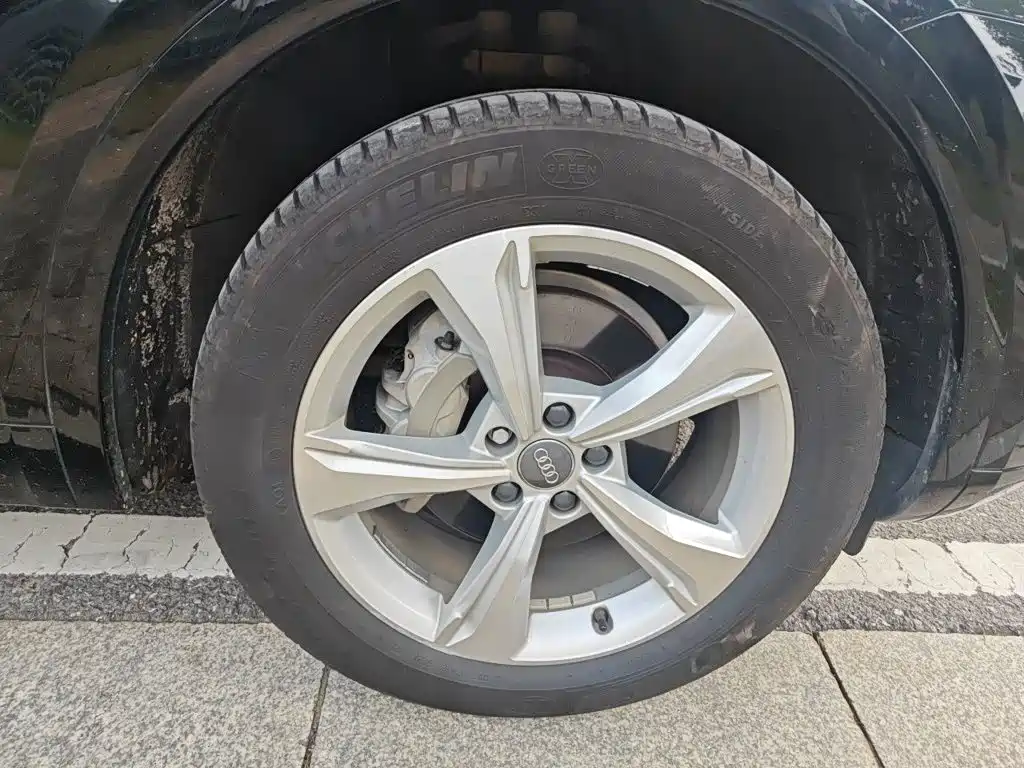 Audi Q5L — миниатюра 9