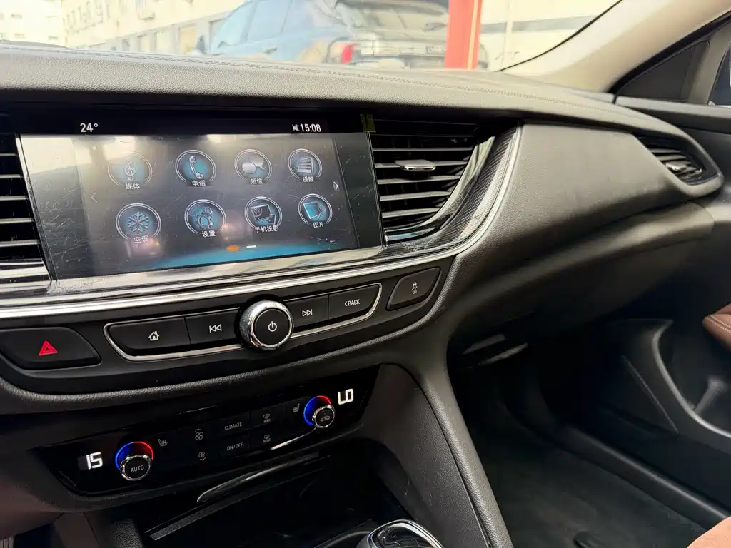 Buick Regal — миниатюра 18