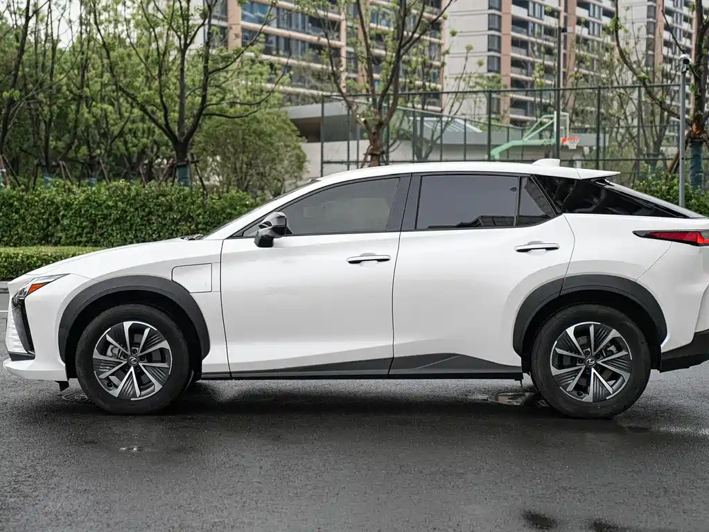 Lexus RZ — миниатюра 7