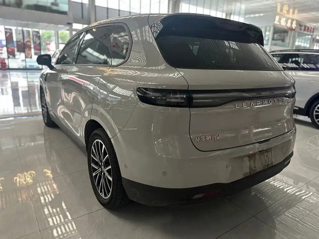 Leapmotor Leapmotor B10 — миниатюра 13