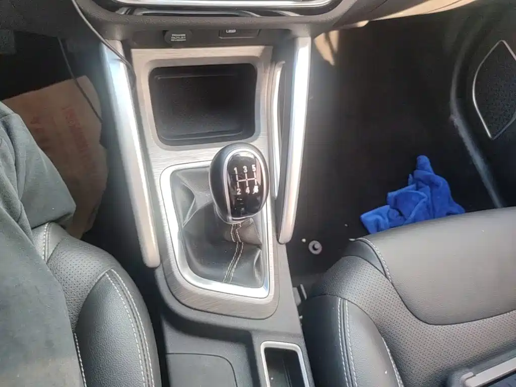 Geely Vision X3 — миниатюра 14