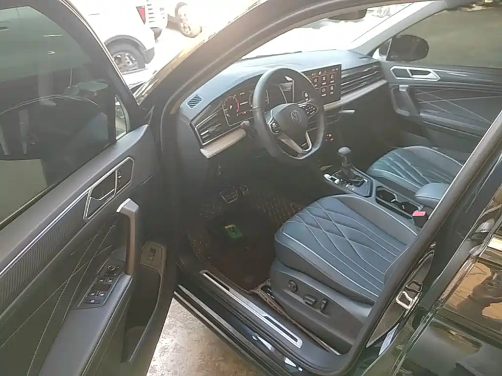 Volkswagen Tiguan L — миниатюра 16