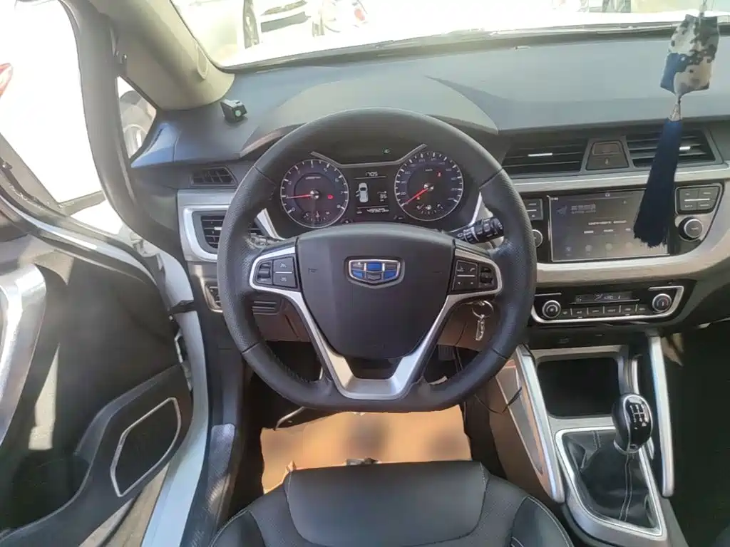 Geely Vision X3 — миниатюра 11