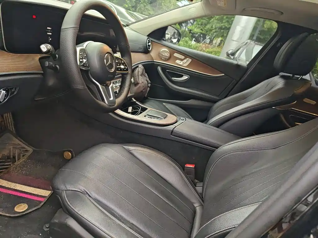 Mercedes-Benz E-Class — миниатюра 8
