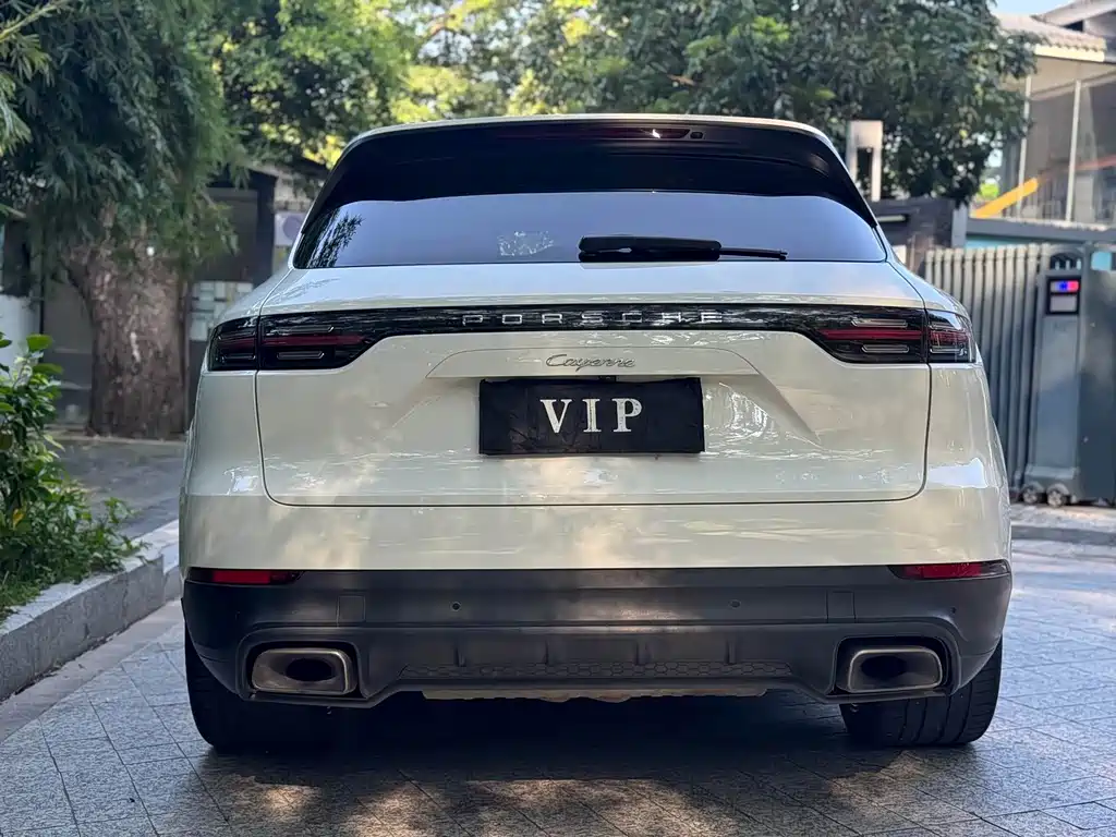 Porsche Cayenne — миниатюра 6