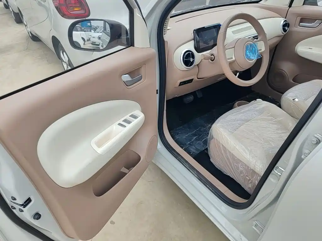 Wuling MINIEV — миниатюра 16