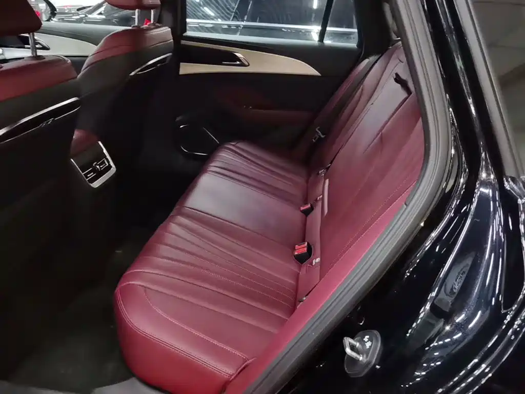 Hongqi Hongqi H5 — миниатюра 17