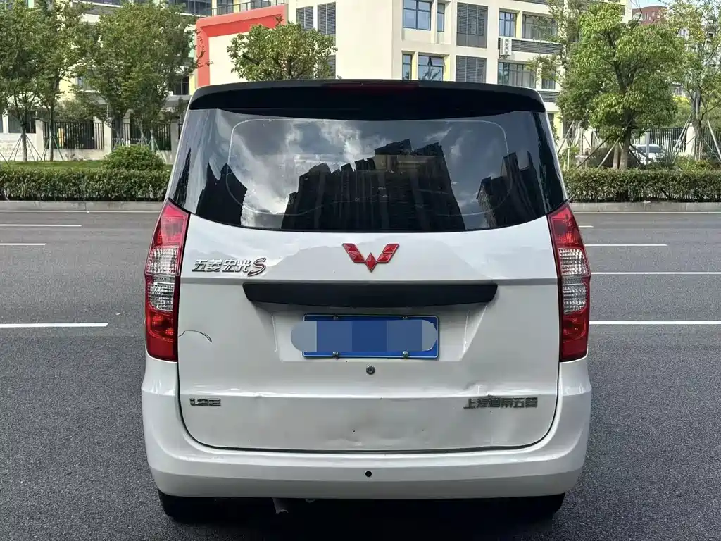 Wuling Hongguang — миниатюра 5