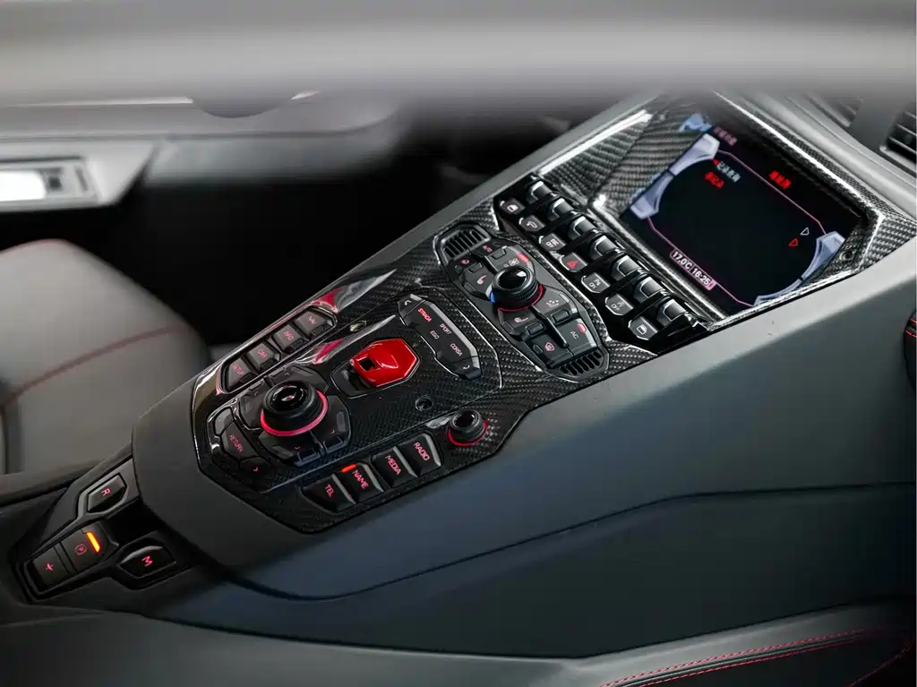 Lamborghini Aventador — миниатюра 16