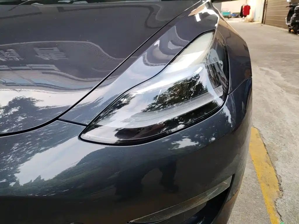 Tesla Model 3 — миниатюра 24