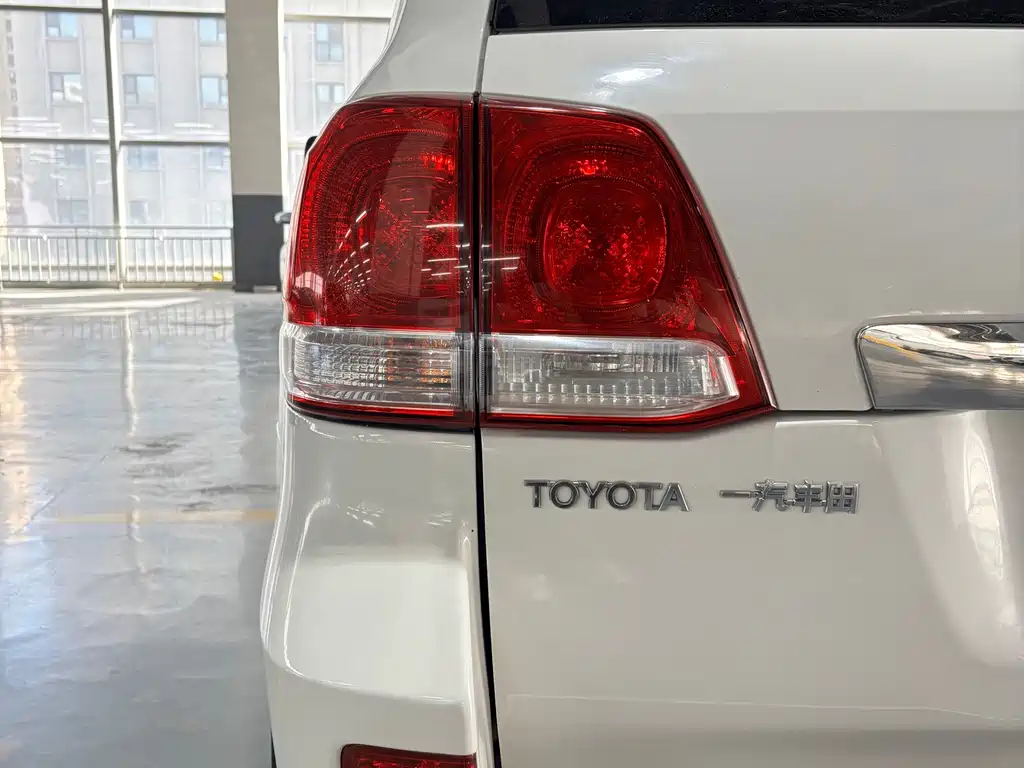 Toyota Land Cruiser — миниатюра 13