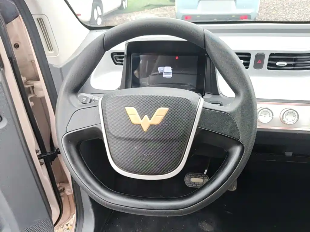 Wuling MINIEV — миниатюра 11