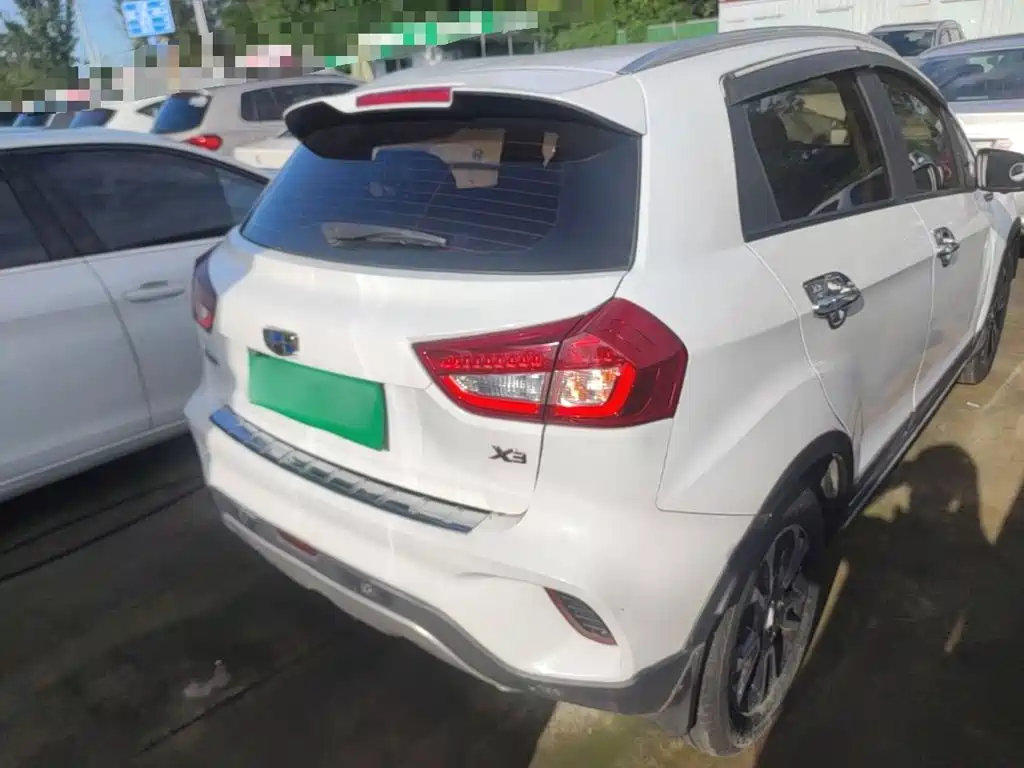 Geely Vision X3 — миниатюра 7