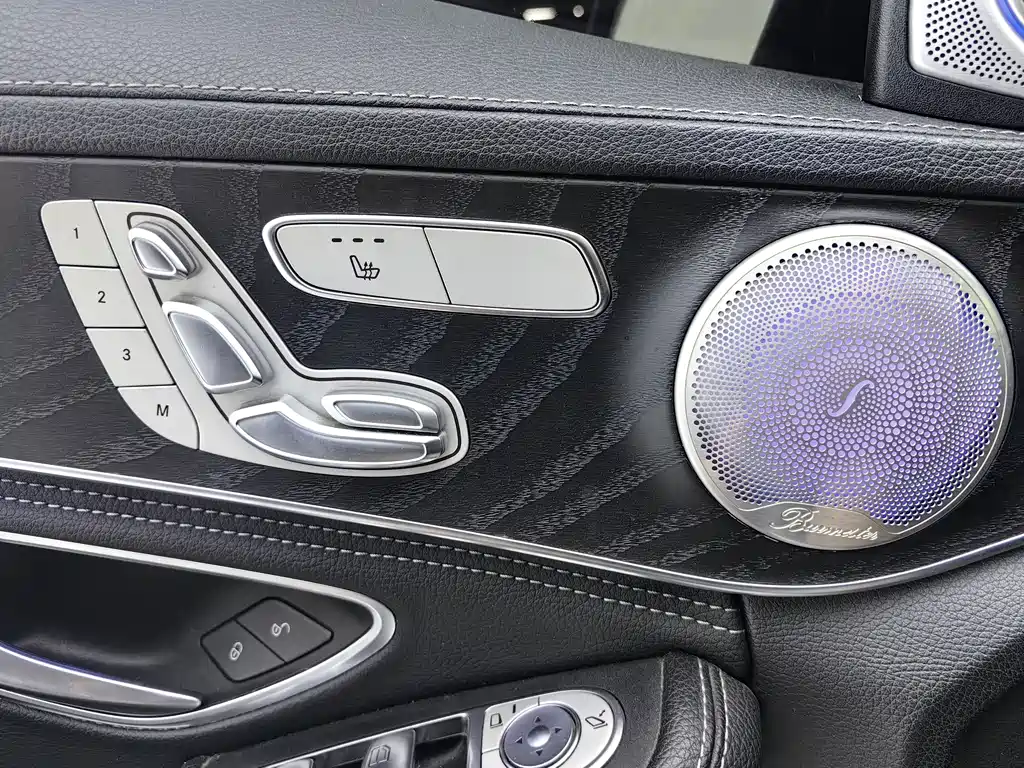 Mercedes-Benz C-Class — миниатюра 13