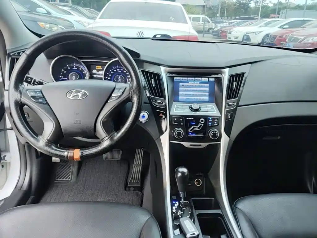 Hyundai Sonata — миниатюра 10