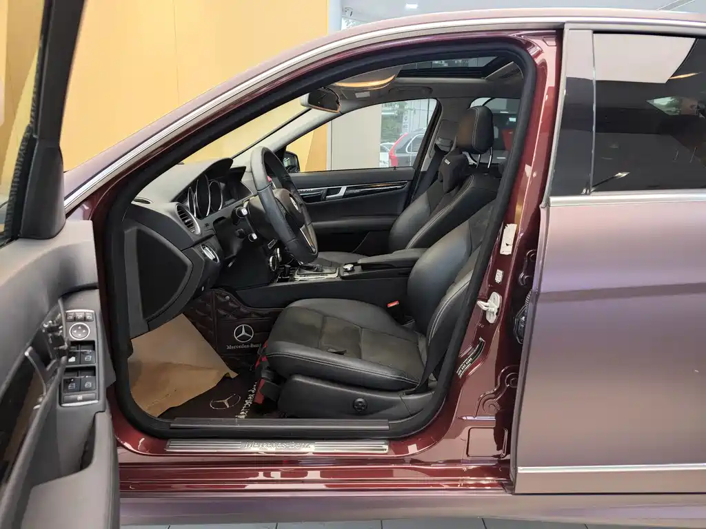 Mercedes-Benz C-Class — миниатюра 13