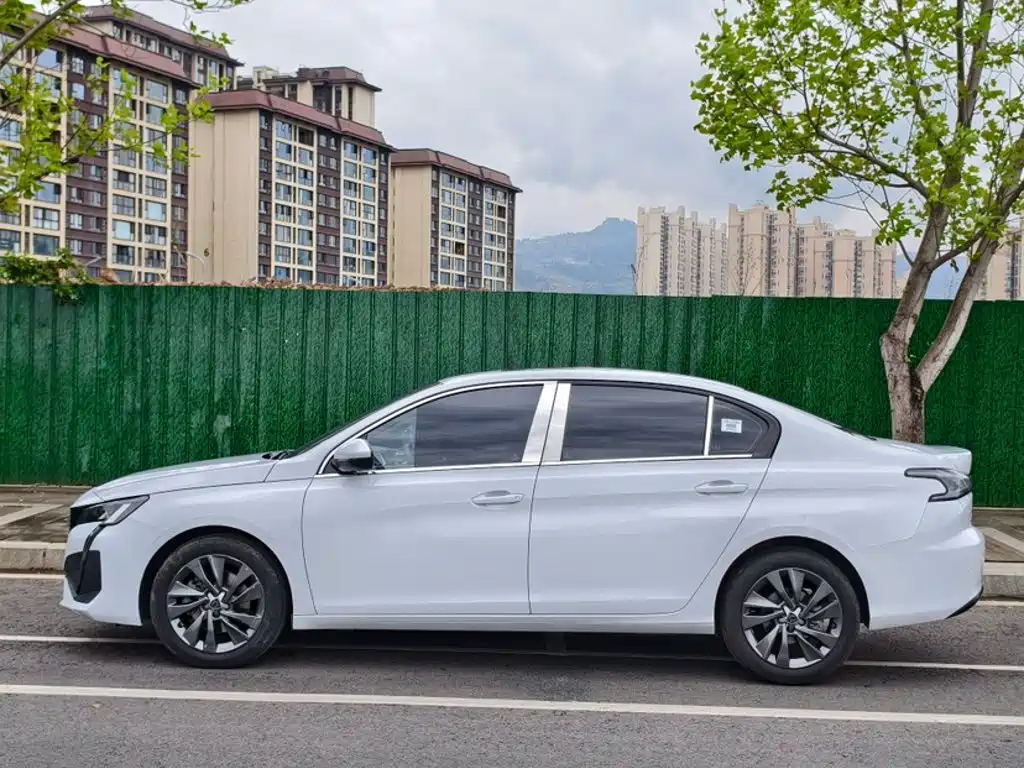Peugeot 408 — миниатюра 24