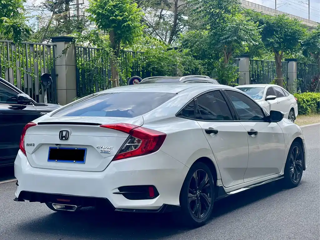 Honda Civic — миниатюра 9