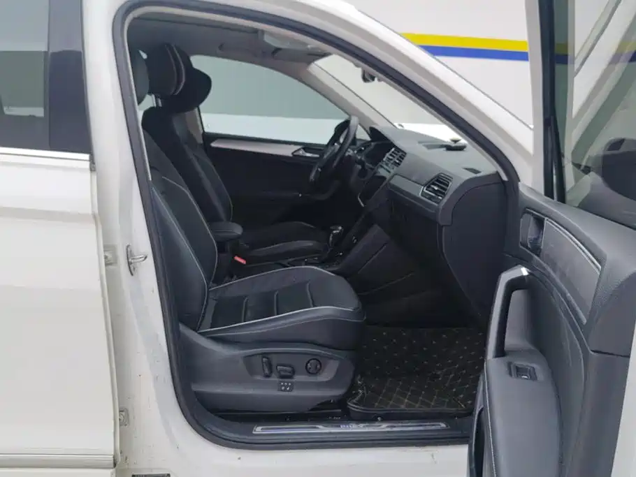 Volkswagen Tiguan L PHEV — миниатюра 8