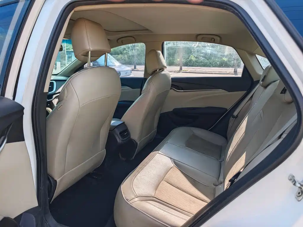 Buick Excelle — миниатюра 6