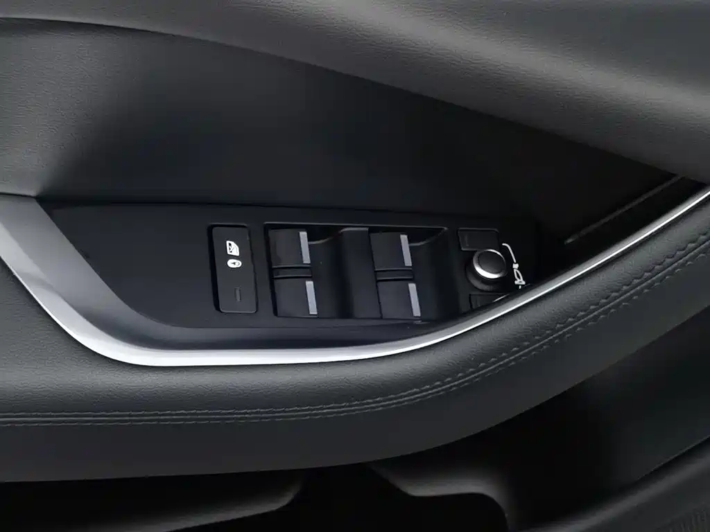 Jaguar XEL — миниатюра 9