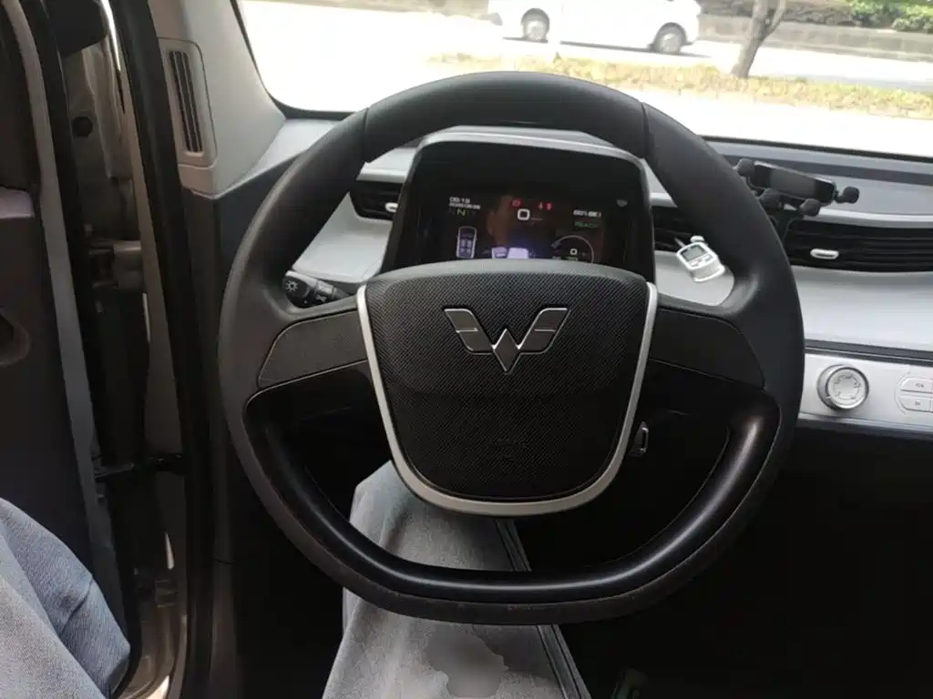 Wuling MINIEV — миниатюра 11